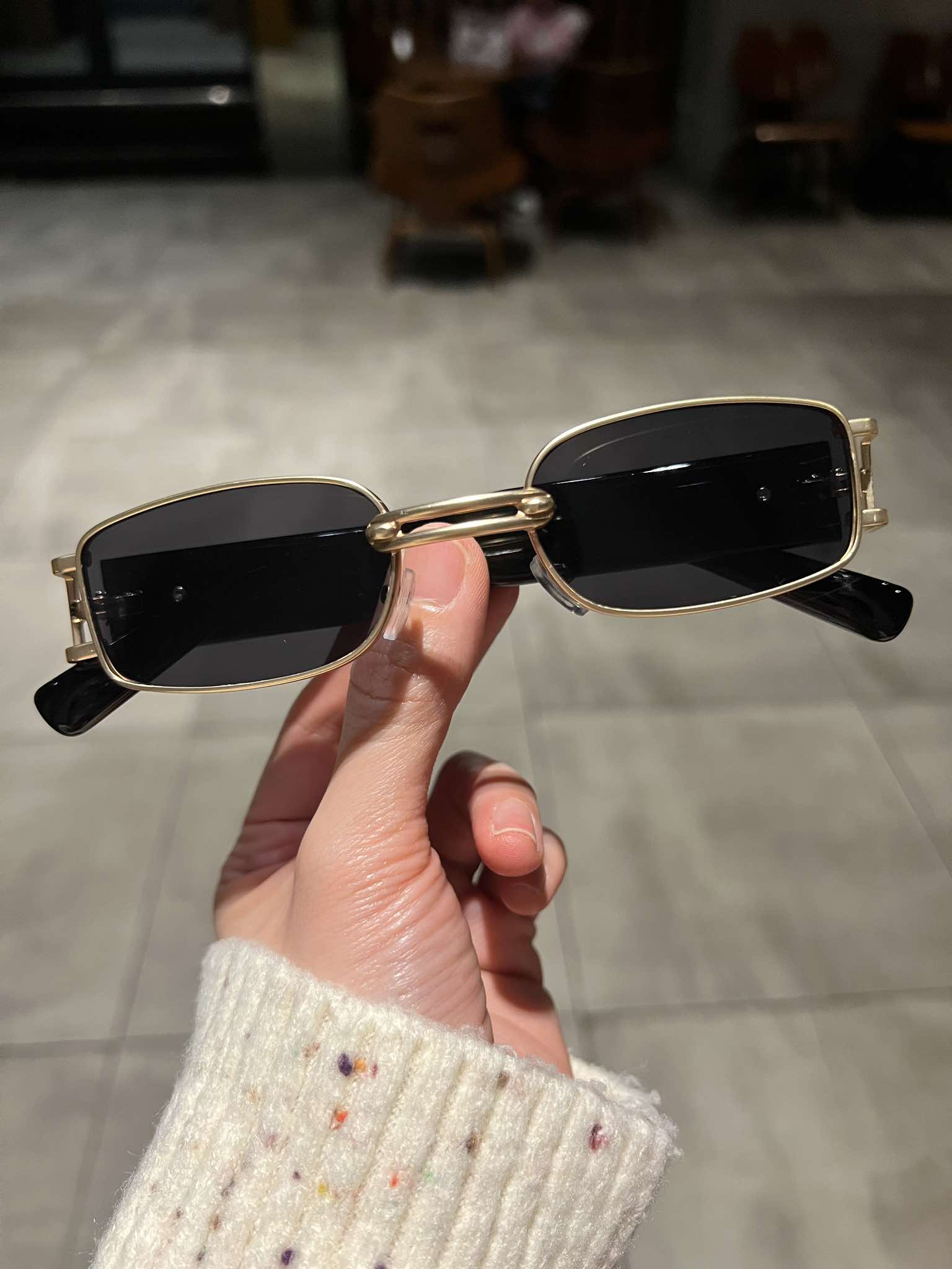 Kính râm nam nữ Mắt vuông nhỏ gọng bản dày cá tính