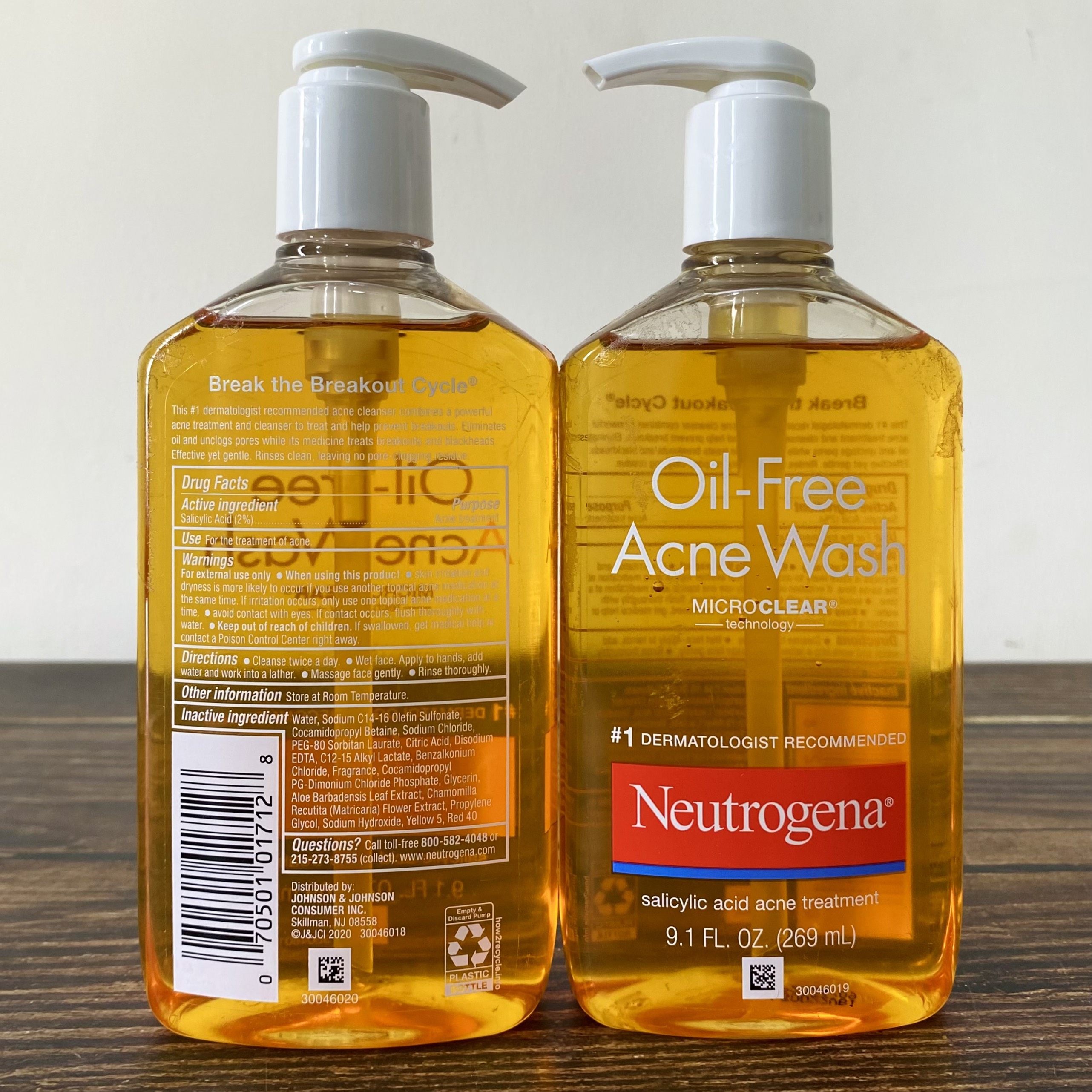 Sữa Rửa Mặt Neutrogena Oil-Free Acne Wash 269ml Nhập Mỹ