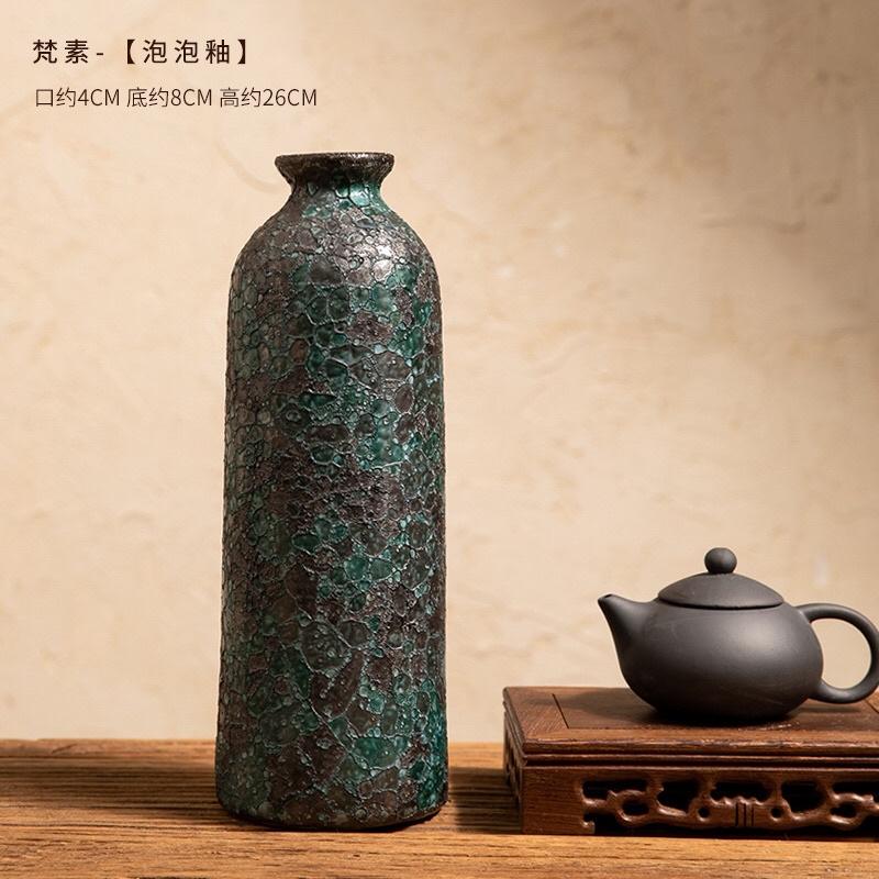 Bình gốm cổ điển trang trí phòng khách