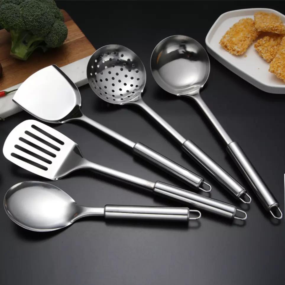 BỘ 5 Dụng cụ nhà bếp Muỗng cơm, Sạn, Vá Canh, Sạn lỗ, Vá lỗ - INOX. Bộ dụng cụ chế biến nấu ăn phục vụ bàn ăn sang trọng