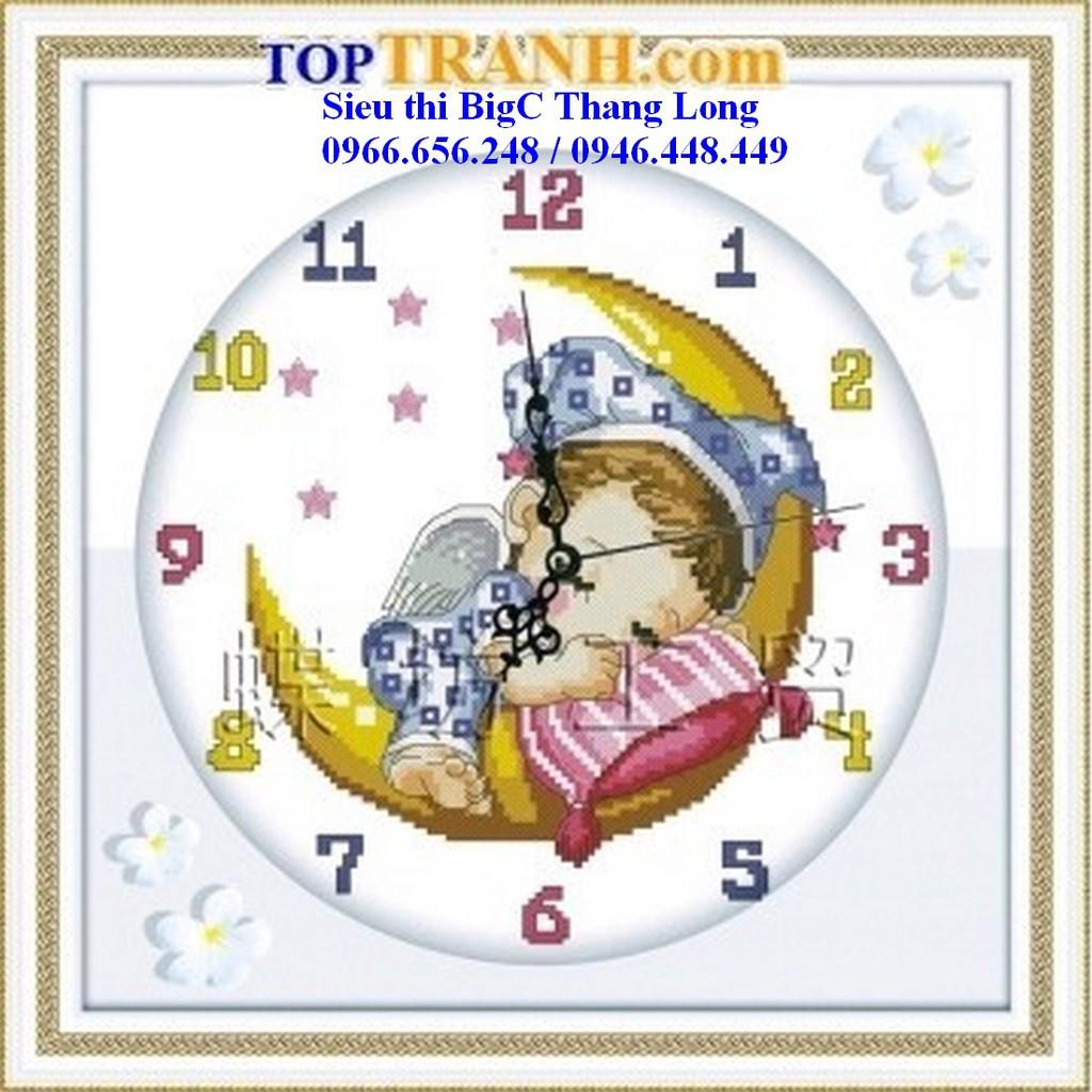 tranh thêu chữ thập đồng hồ bé trai ngủ trên vầng trăng A865 (chưa thêu) tranh thêu bé ngộ nghĩnh đáng yêu