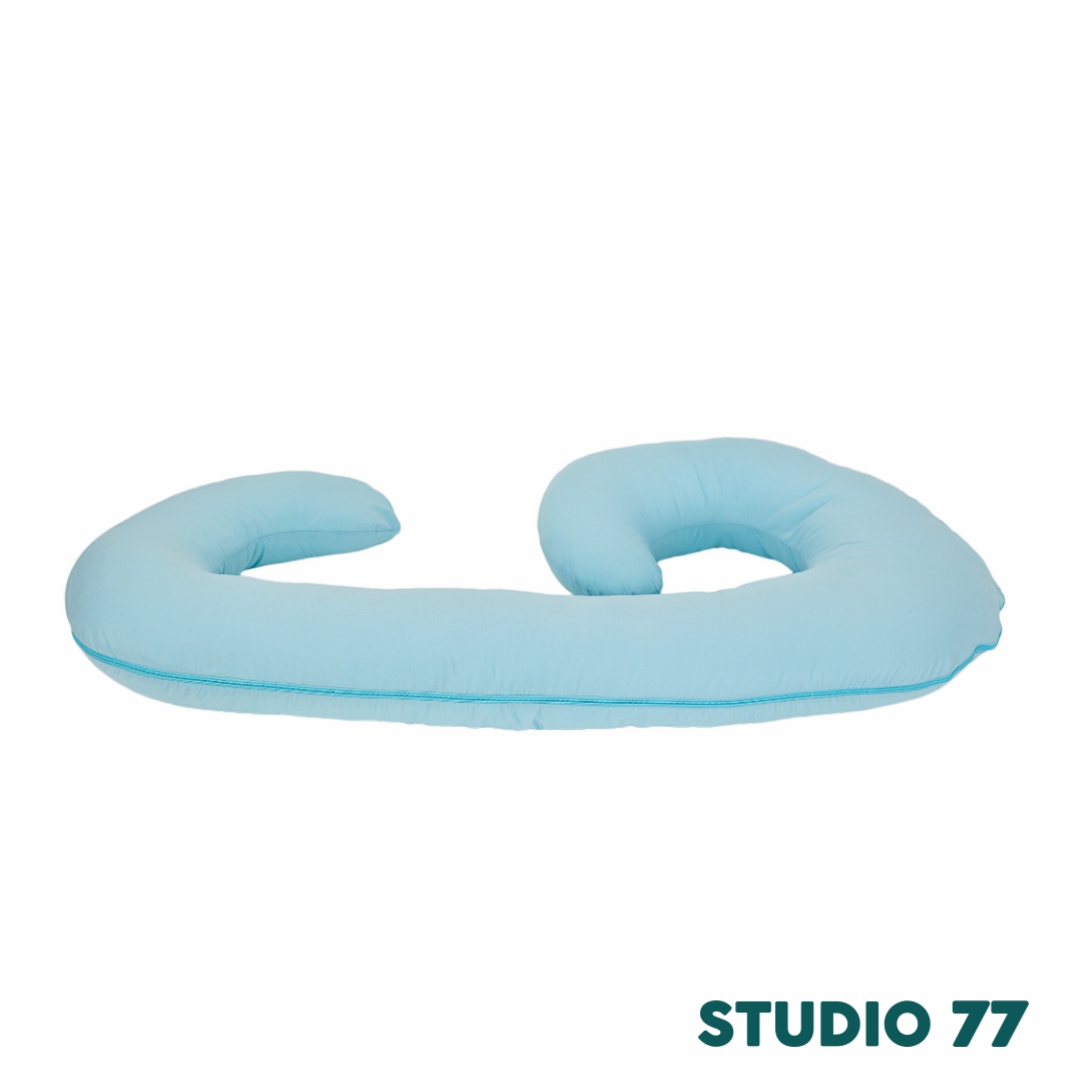 Gối bầu Studio 77 - Chữ J