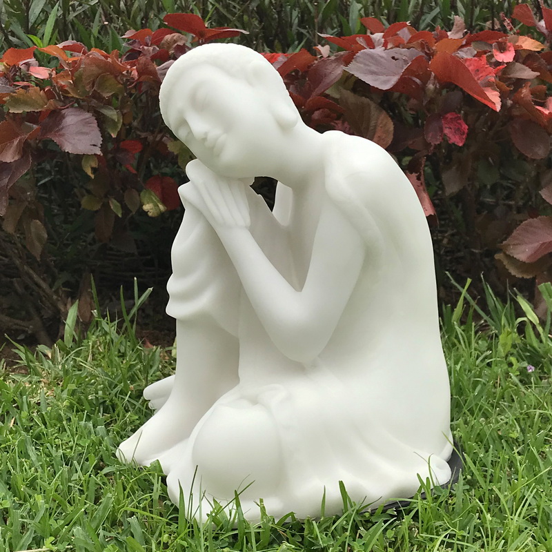 Tượng Phật ngồi nghỉ ngủ an nhiên nghệ thuật nhỏ mini trang trí ngoài trời bằng đá nhân tạo Non Nước màu trắng, màu nâu gỗ, màu xám 30cm dieu khac sân vườn