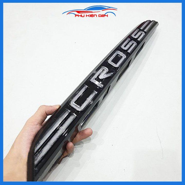 Ốp tay cốp sau có đèn led Toyota Cross 2020-2022 màu đen ánh sáng đỏ, màu trắng sáng vàng trang trí xe