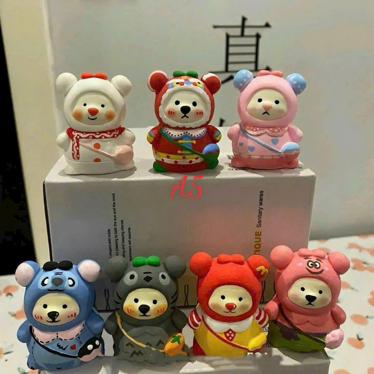 Sét 10 Tượng Tô Thạch Cao Gấu Mini Đeo Túi Nhân Vật Hoạt Hình Tặng Kèm Màu Và Cọ - Hàng Chính Hãng MINIIN