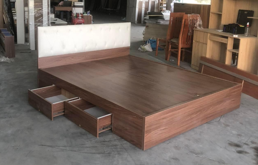 Giường gỗ công nghiệp đầu giường bọc nệm Tundo
