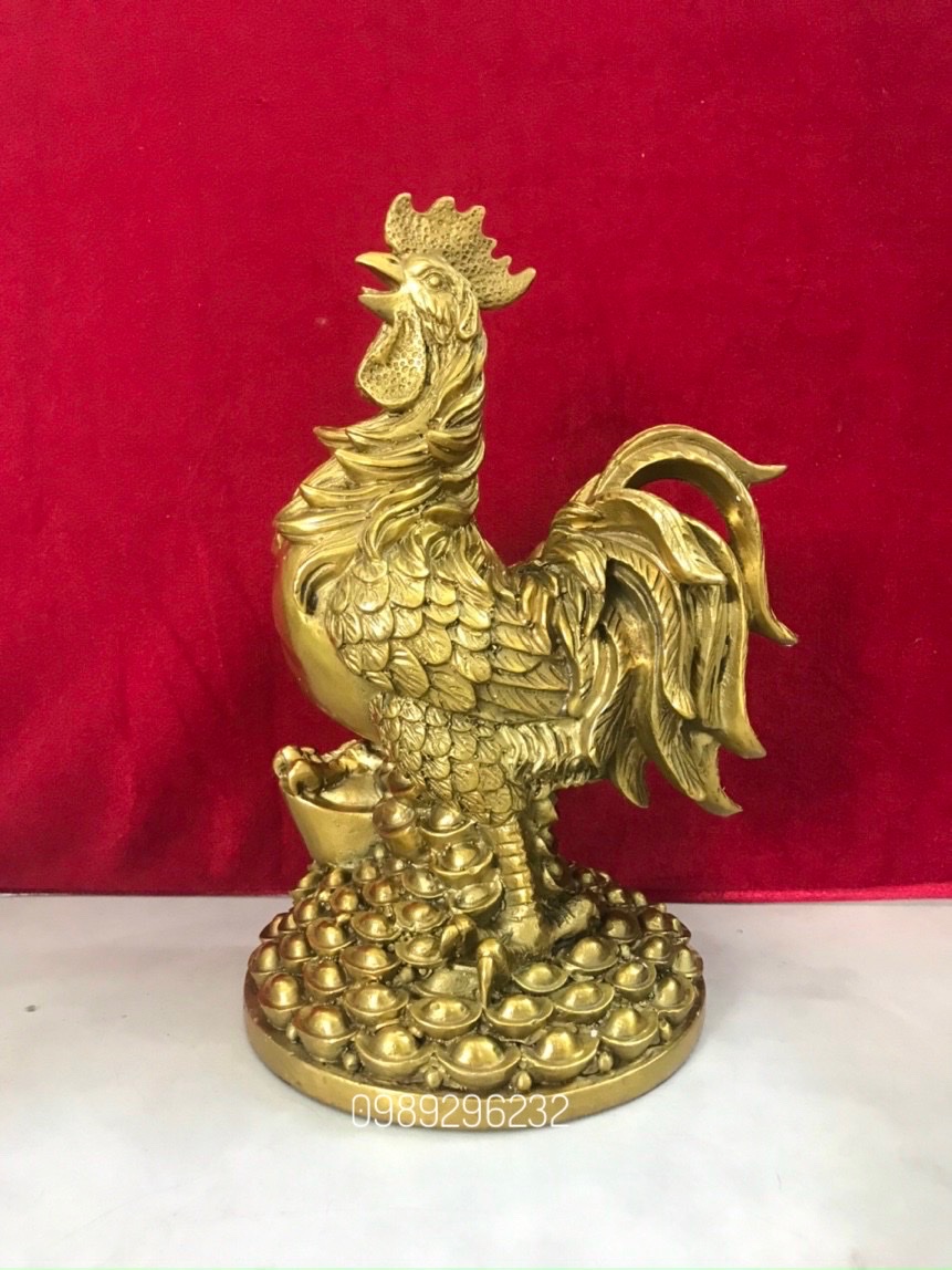 Tượng Gà đứng trên mâm thỏi vàng bằng đồng - Gà Mâm vàng nhỏ