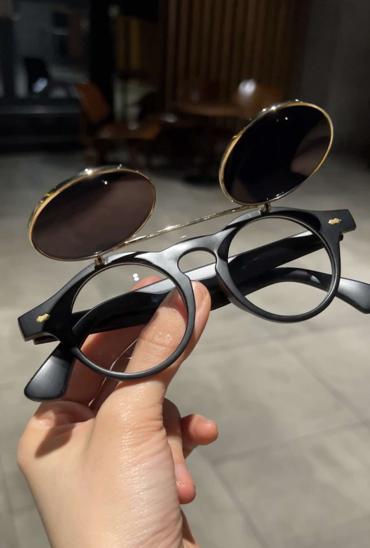 Kính mát nam nữ Mắt tròn Clip on 2 tròng bật nắp