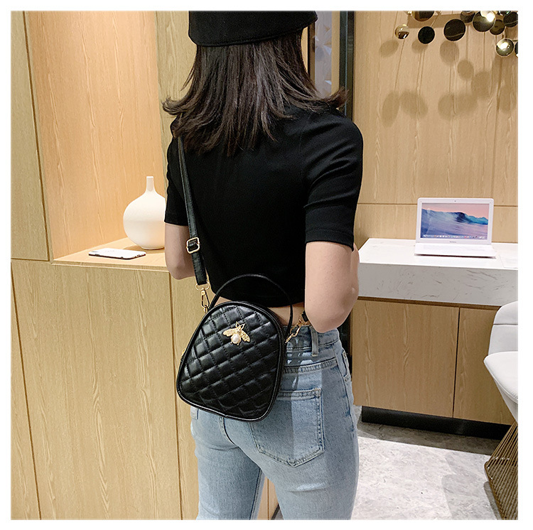 Túi đeo chéo ong thời trang dạo phố xinh xắn