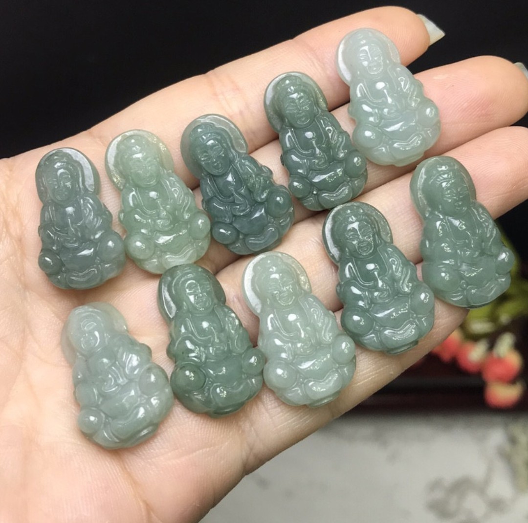 Mặt dây chuyền Phật Bà Quan Âm ngọc Jade, size nhỏ 1.5 x 2.5cm - Đá Non Nước