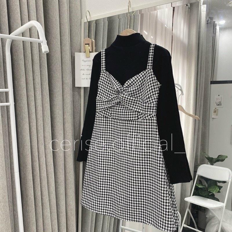 Set váy yếm dạ nơ ngực + áo len cổ lọ dài tay màu đen cho bạn gái