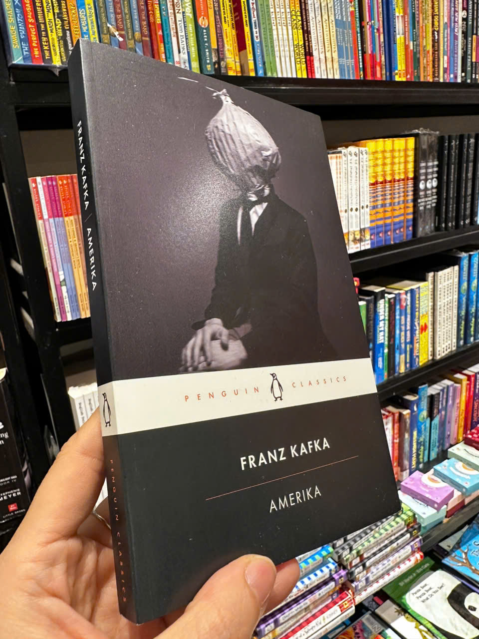 Sách - Amerika (PENGUIN CLASSICS) by Franz Kafka