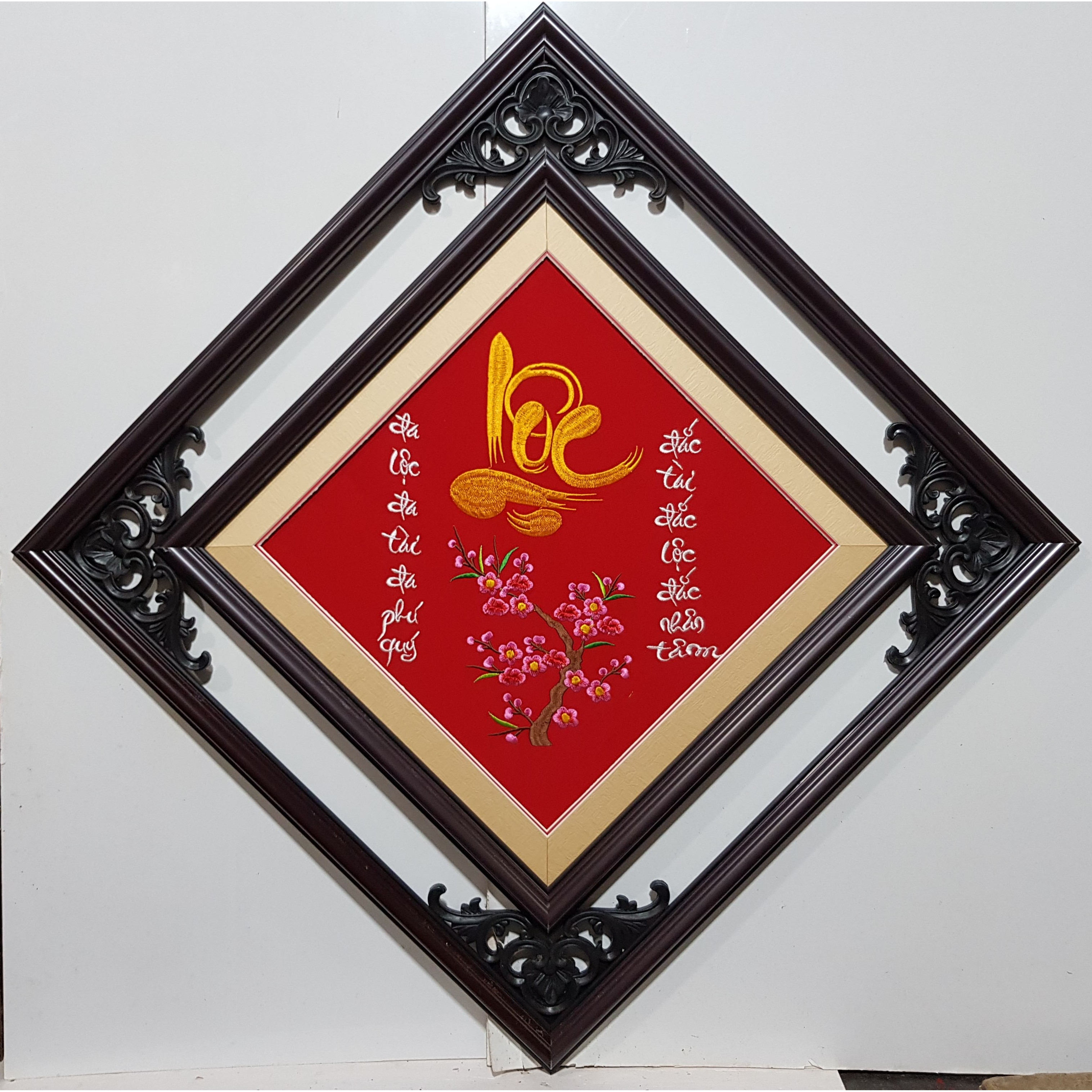 TRANH THÊU NGHỆ THUÂTH THƯ PHÁP CHỮ
