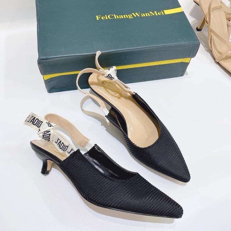 GIÀY SLINGBACK MŨI NHỌN GÓT CAO 3 CM DỄ DI CHUYỂN MANG RẤT THOẢI MÁI