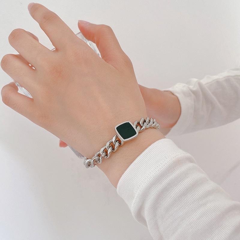 Lắc tay vòng tay titan không đen nam nữ mặt vuông đen cá tính đẹp Ring House