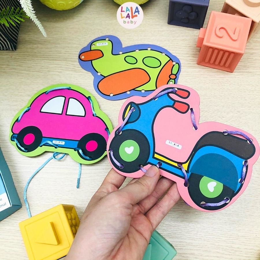 Đồ Chơi Xỏ Dây Lacing Cards - Bộ 10 Thẻ Động Vật Khủng Long Phương Tiện Giao Thông - Lalala Baby