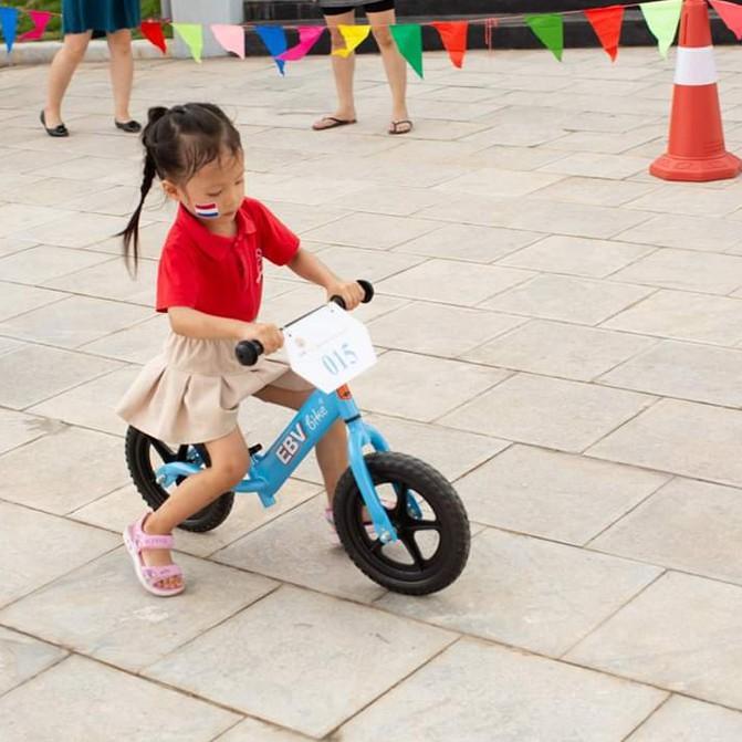 Xe thăng bằng cho bé 18 tháng đến 5 tuổi