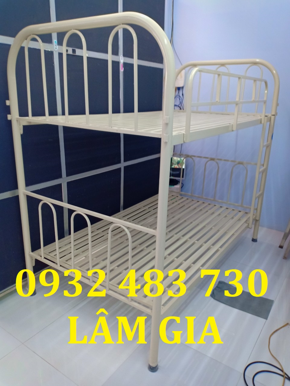 Giường Sắt 2 Tầng khung tròn rộng 1m2x1m2 màu kem sữa