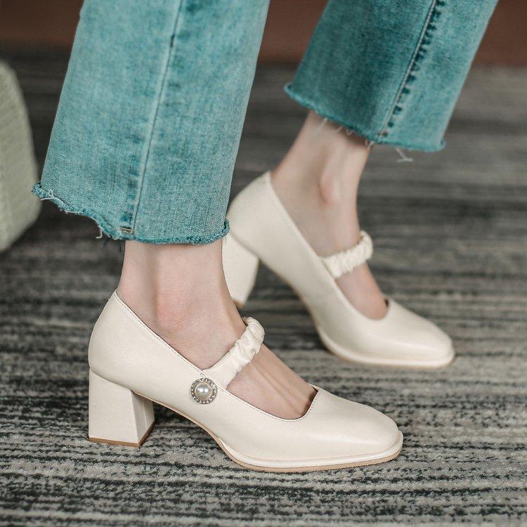 Fashionable Square Line Buckle Thick High Heel Pump for Women