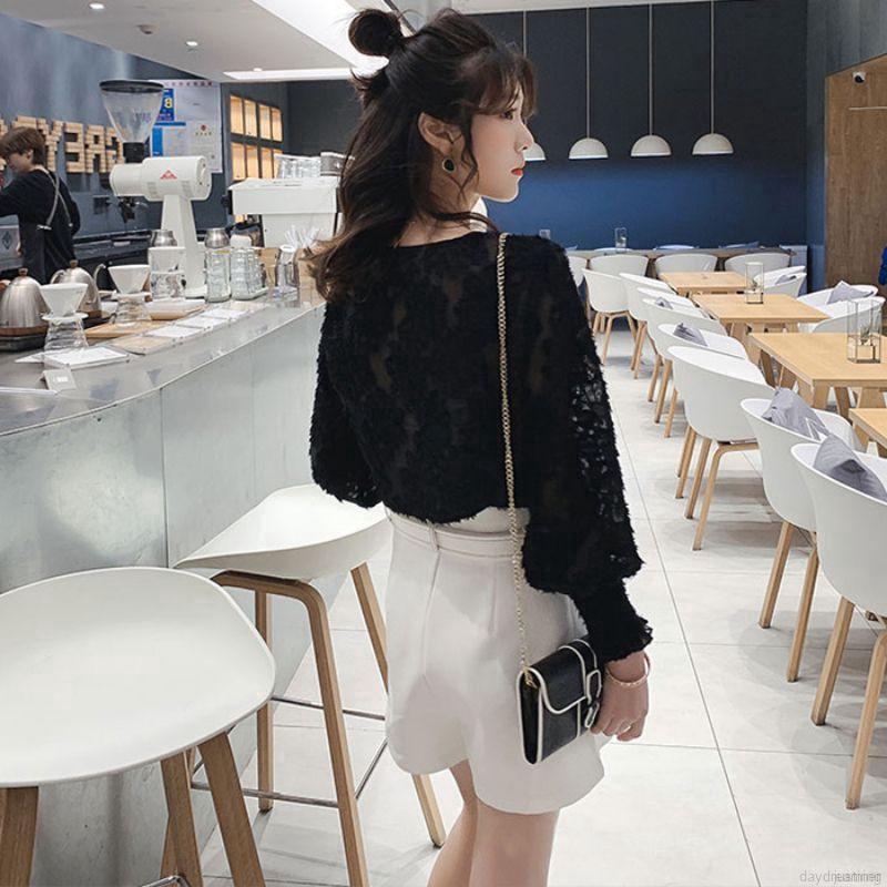 Áo kiểu tay dài phối nút thiết kế cổ chữ V thanh lịch