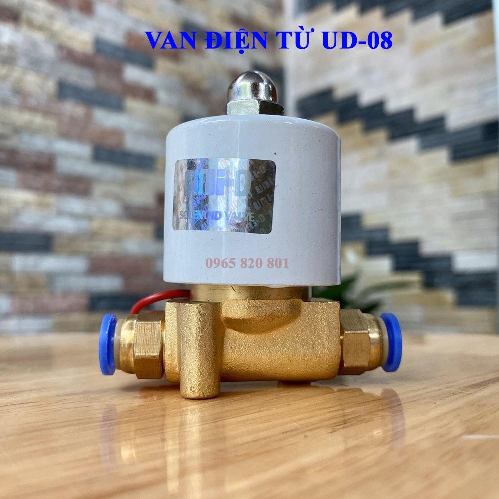 Van điện từ 220v kèm ốc chuyển 8mm trong hệ thống phun sương tự động