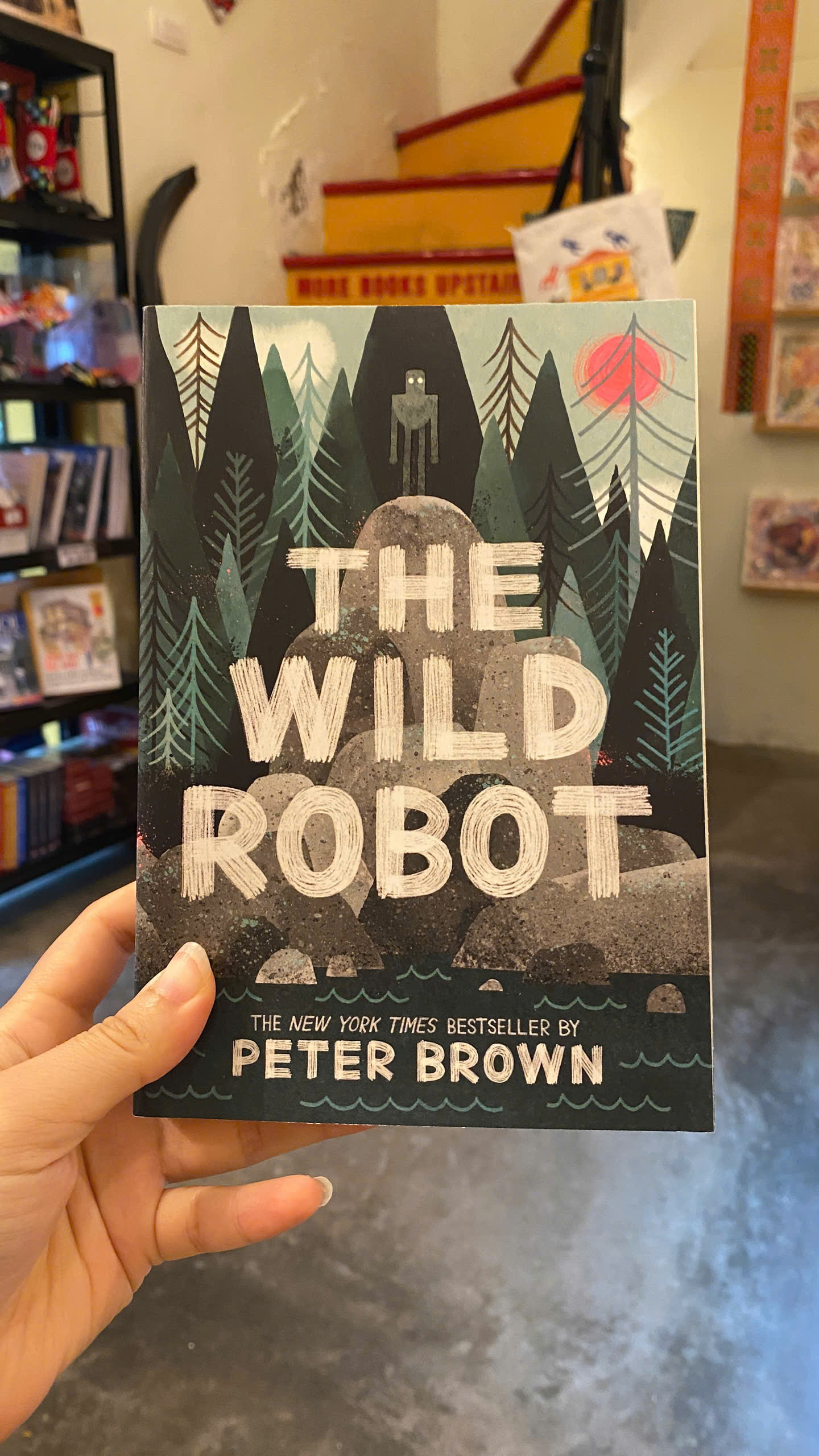 Sách - The Wild Robot by Peter Brown | Childrens Novel / Tiểu thuyết thiếu nhi tiếng Anh / Ngoại văn
