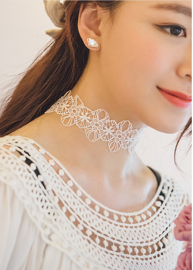 Vòng cổ choker tattoo V59 hoa ren trắng