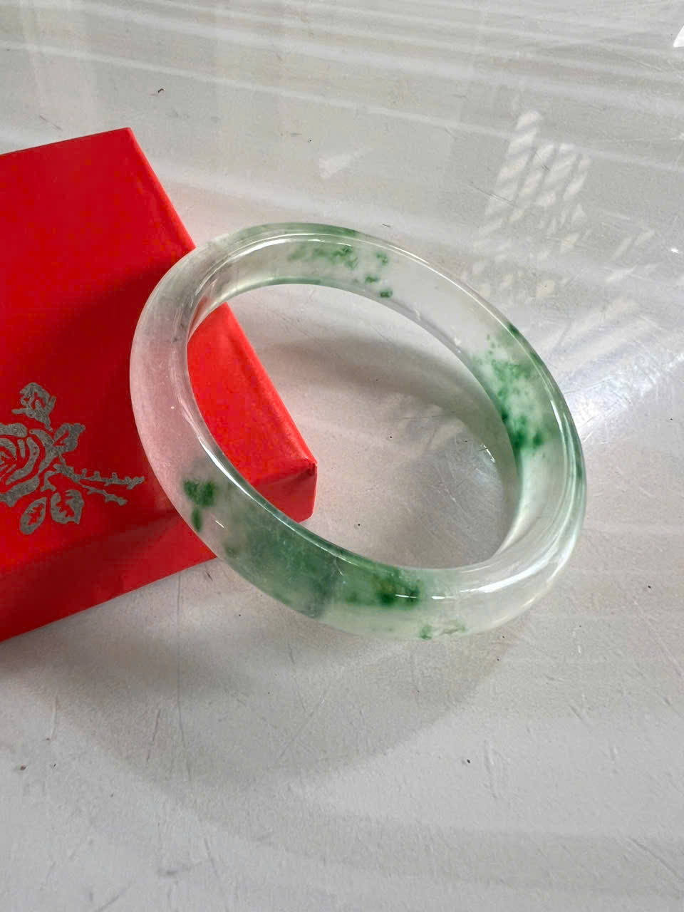 Vòng Tay Nữ Bản Hẹ Đá Mã Não DuLong Trắng Xanh Rong Biển 3 bên cân xứng Trong Bóng Đẹp Ni 56mm Cao 10mm Dầy 7mm Món quà tặng Nữ 53kg - 58kg đeo tay xinh rẻ đẹp ý nghĩa ạ