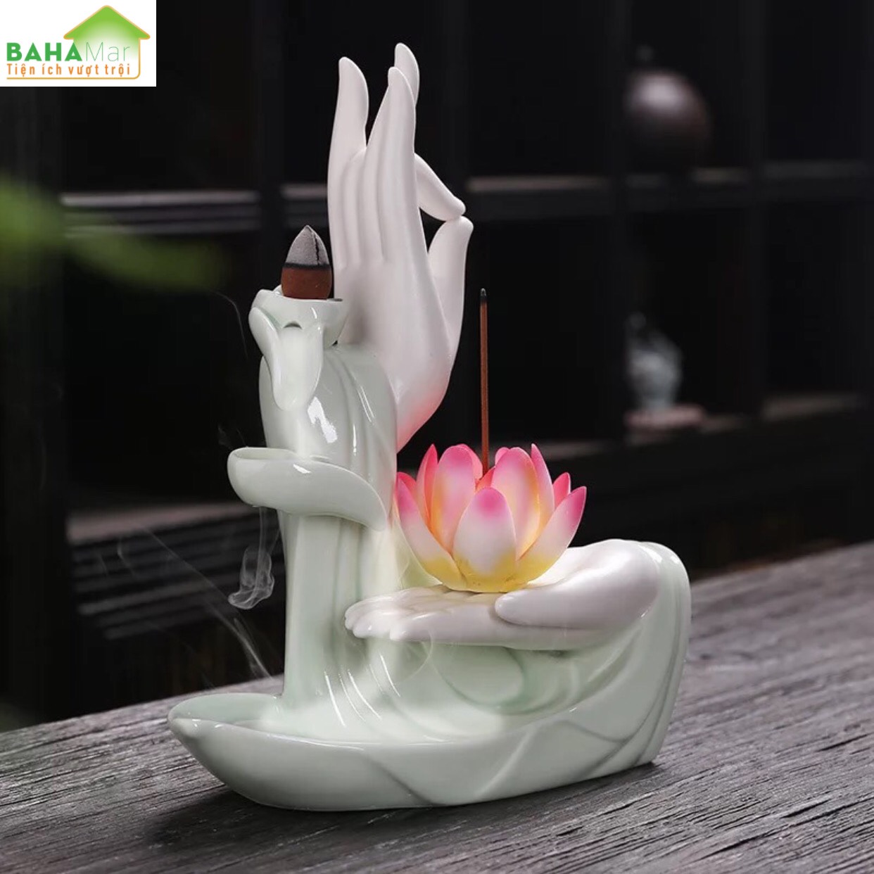 LƯ HƯƠNG TRẦM THÁC KHÓI CHẢY NGƯỢC BÀN TAY PHẬT GIÁO TRÁNG MEN NGỌC "BAHAMAR" được sản xuất với chất liệu gốm sứ tráng men ngọc, cổ điển và tinh tế.