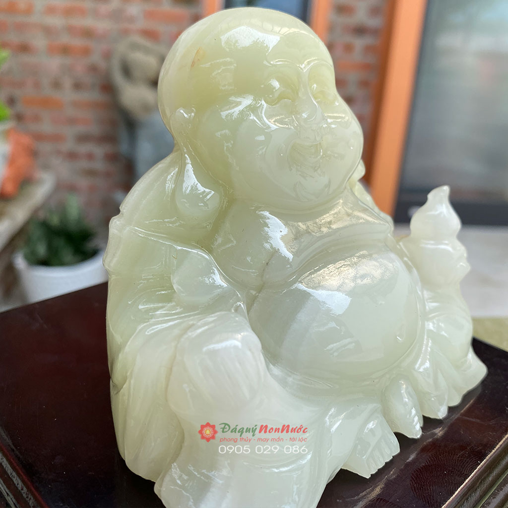 Tượng Phật Di lặc cầm hồ lô đá ngọc Pakistan 10cm - đá Non Nước