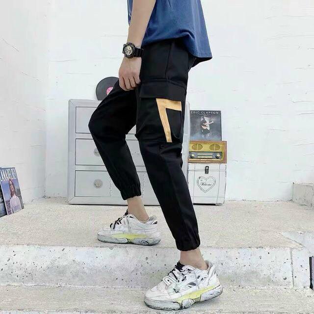 QUẦN KAKI JOGGER NAM TÚI HỘP PHỐI MÀU NỔI BẬT PHONG CÁCH THỂ THAO NĂNG ĐỘNG , CỰC CHẤT SIÊU ĐẸP CÓ 2 MÀU -THỜI TRANG NAM-QUẦN JOGGER-JINS STORE