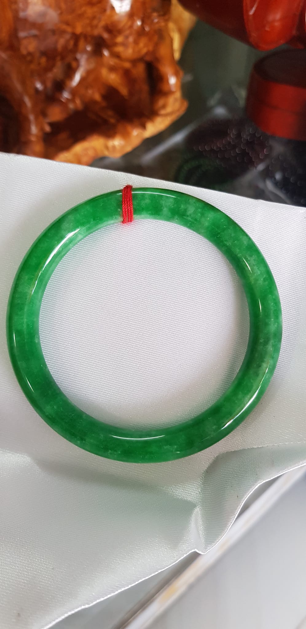 Vòng Tay Cẩm Thạch Đậu Lý B 61 Vòng size lớn 61mm x cọng 9mm Màu Xanh Đậm bông đậu lý rất là đẹp Nữ mệnh Thủy Mộc Hỏa tay to 72kg - 80kg đeo ạ