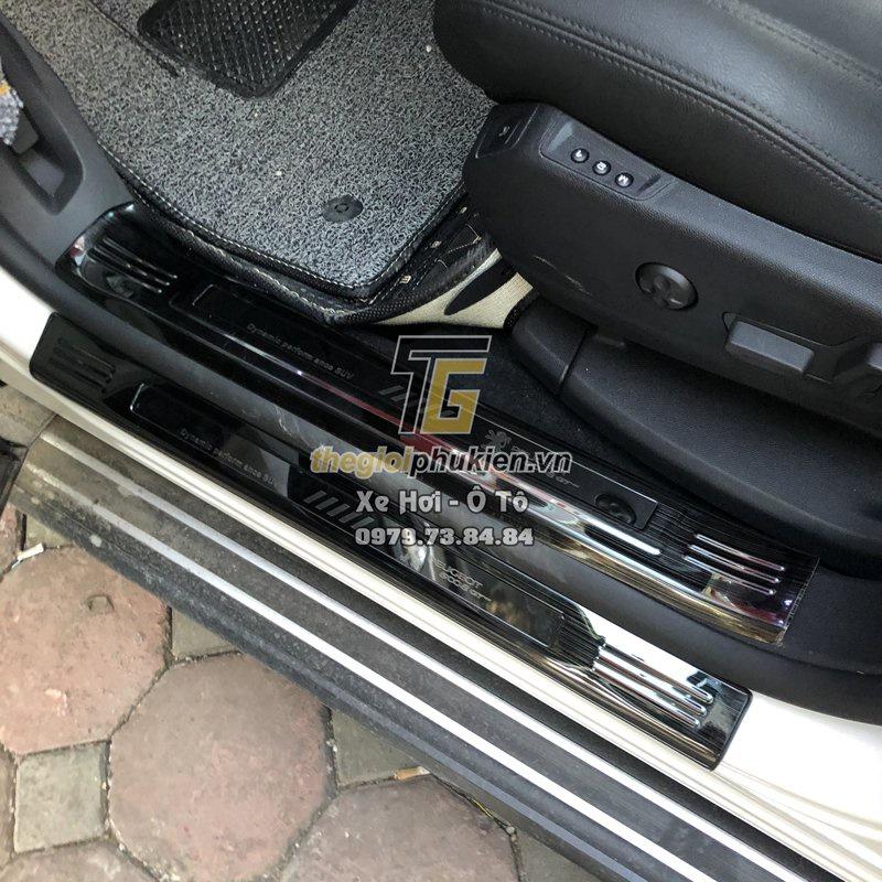 Bộ sản phẩm ỐP BẬC CỐP VÀ BẬC CỬA vân Titan xe Peugeot 5008