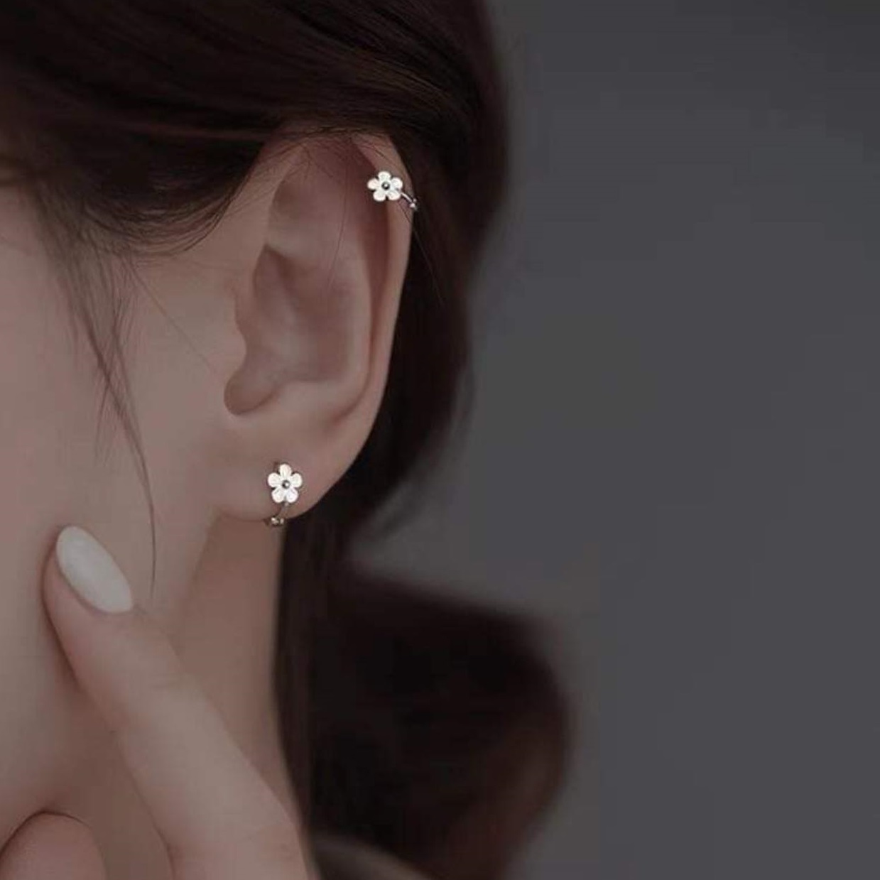 Bông tai bạc hoa bấm nhỏ xinh chất liệu bạc s925 MS050v