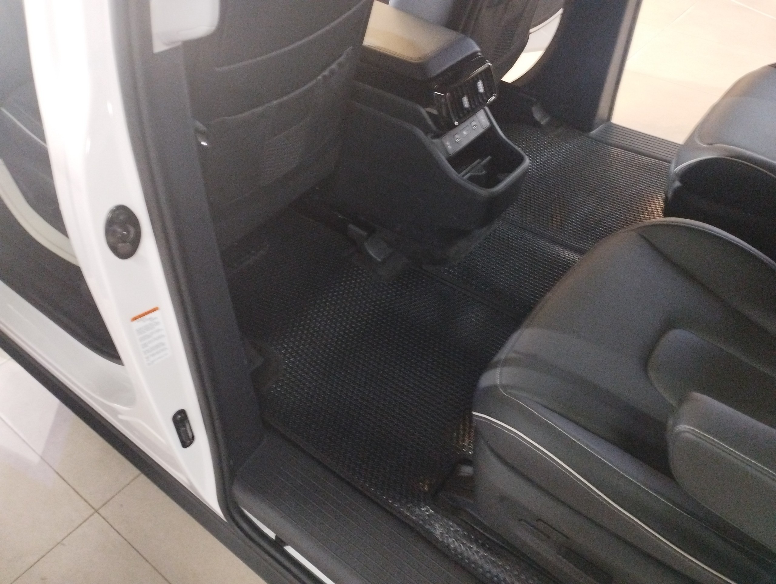 Thảm lót sàn KATA cho xe Hyundai Custin - Hàng chính hãng không mùi, chống thấm, không ẩm mốc