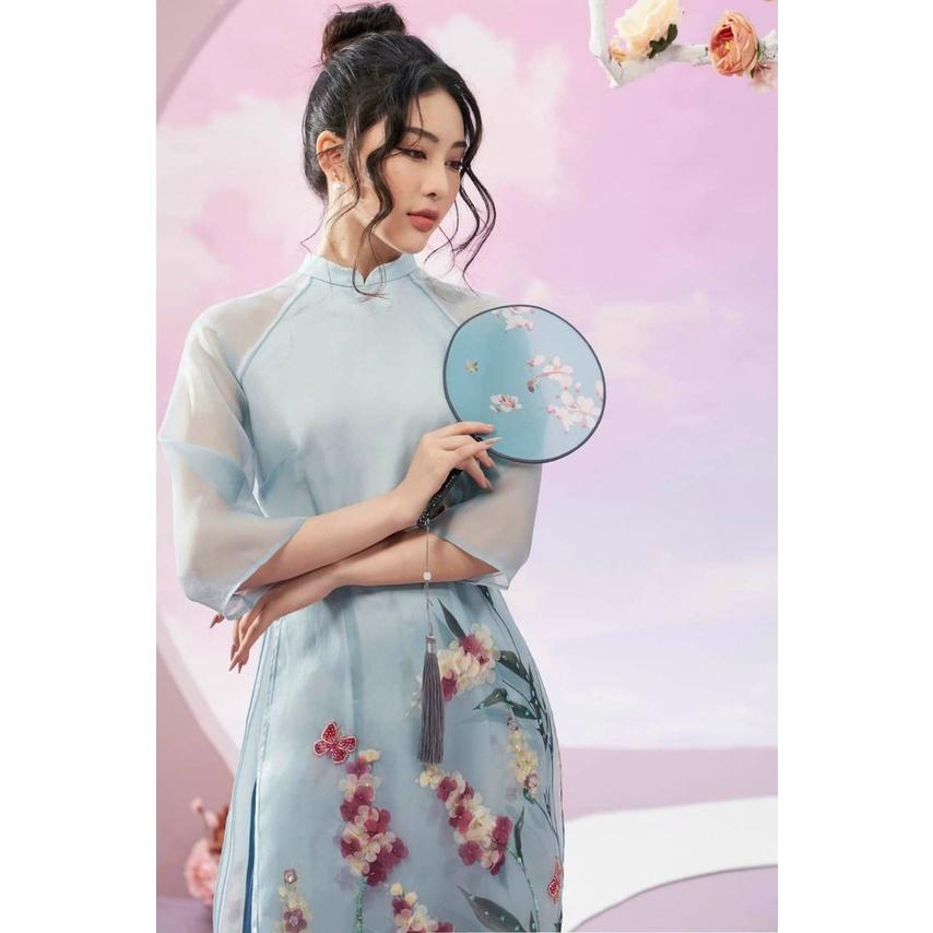 Áo dài cách tân tơ đính kết hoa màu xanh ngọc đẹp lạ chụp ảnh MS 04 .