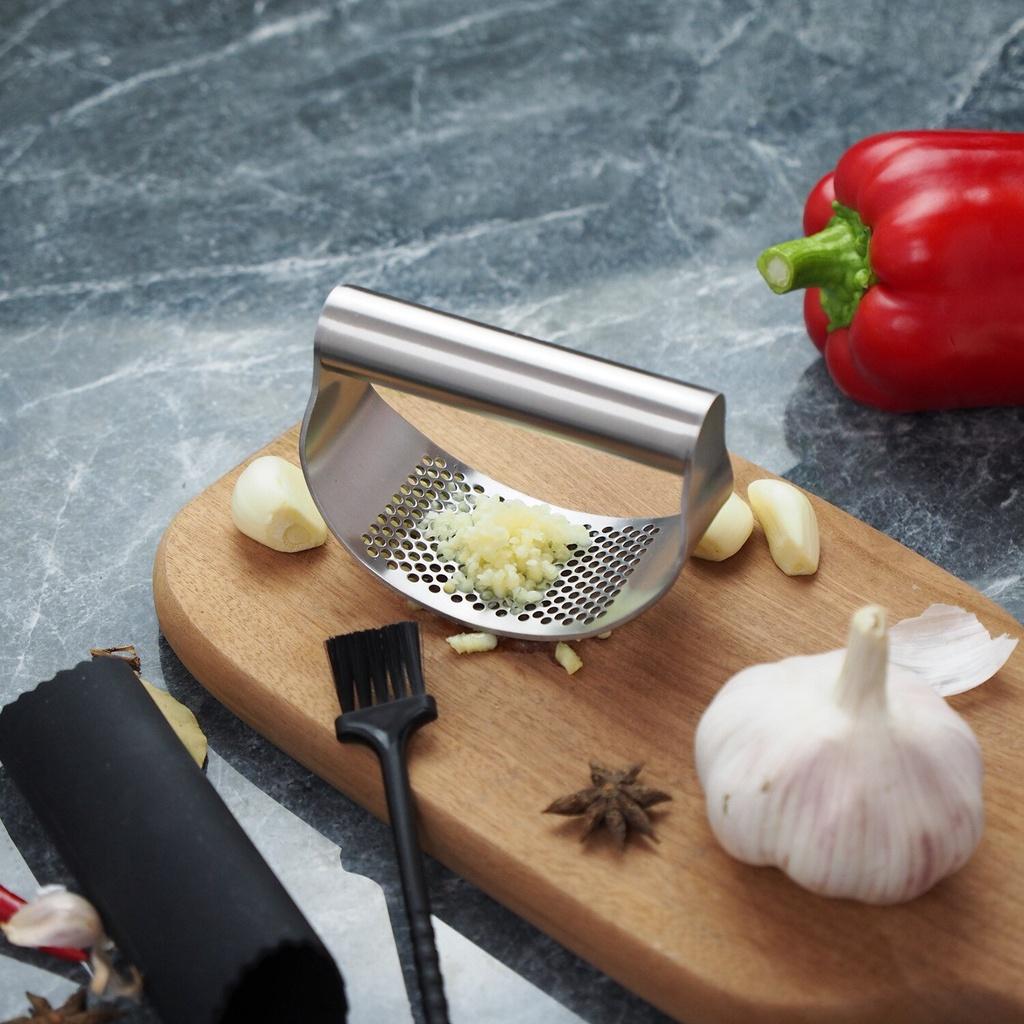 Multi-function Manual Garlic Presser Curved Garlic Grinding Slicer Chopper Stainless Steel Garlic Presses Cooking Gadgets Tool