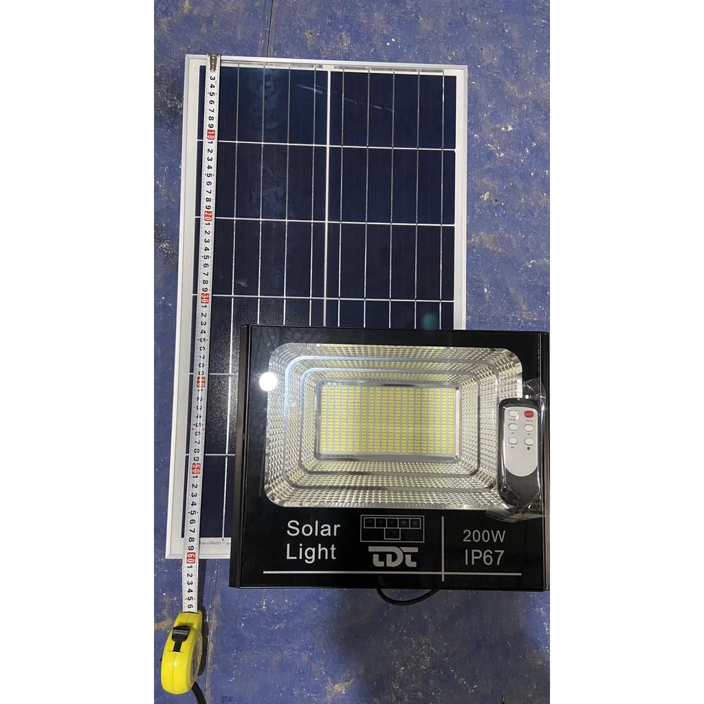 Đèn năng lượng mặt trời 200w ( 800 chip led)