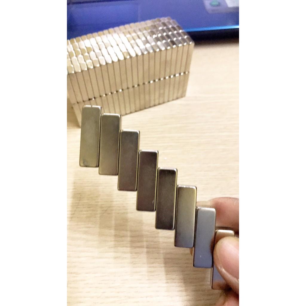 2 viên Nam châm trắng 30x10x5mm