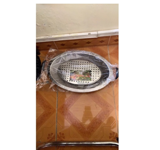KHAY CÁ CHÉP OM DƯA INOX CÓ VỈ ĐÁY CHỐNG CHÁY KÉT, DÍNH SÁT,... TAY CẦM CÁCH NHIỆT AN TOÀN, PHÙ HỢP CHO MỌI LOẠI BẾP