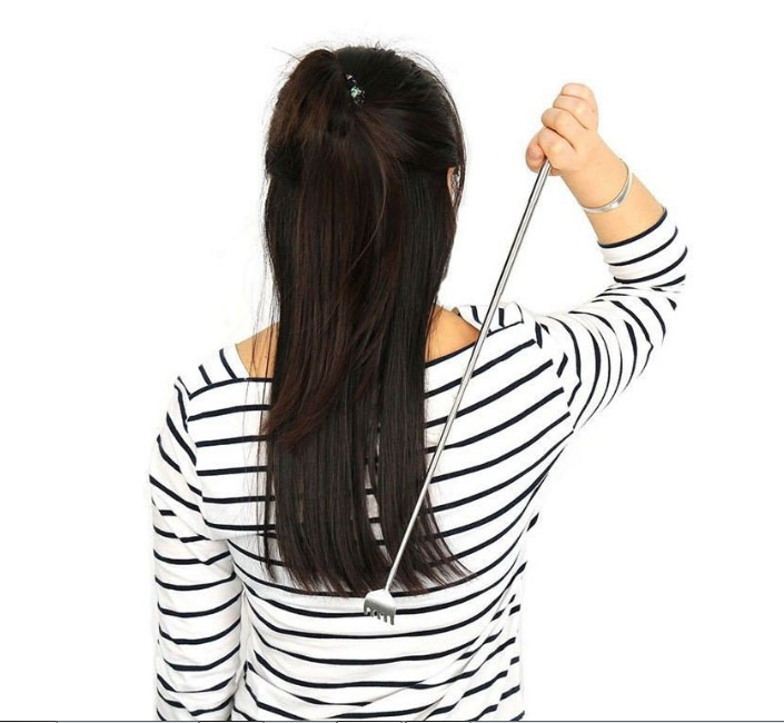 Cây gãi lưng inox thu gọn kéo dài 54cm có móc treo siêu tiện
