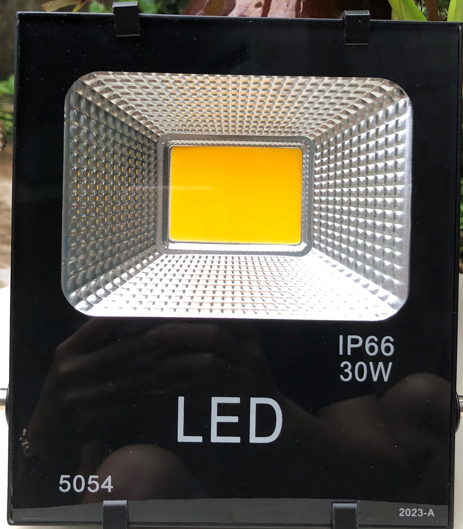 Đèn Pha Led 20W, 30W, 50W, 100W Cao Cấp Ngoài Trời COB Chiếu Sáng Công Trình, Bảng Hiệu, Sân Vườn..