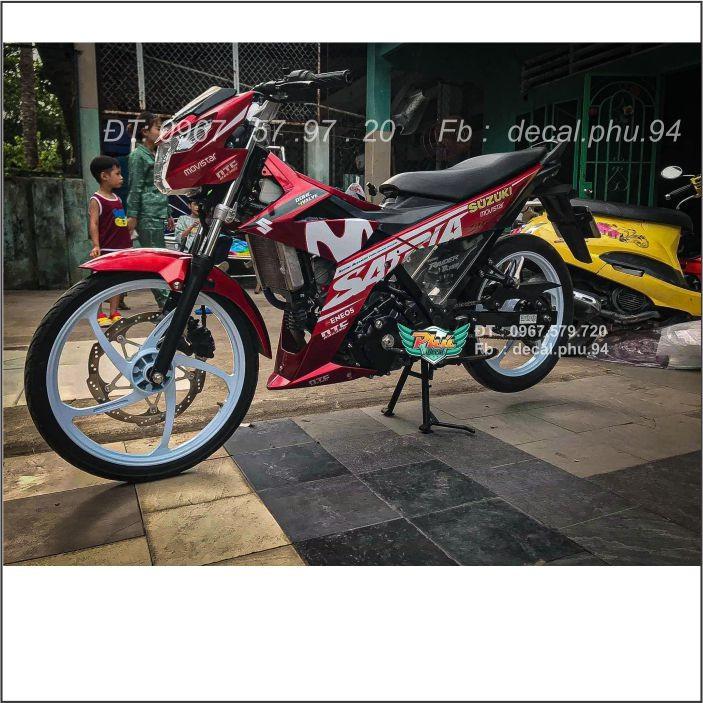 Tem Satria Movistar đỏ trắng kiểu