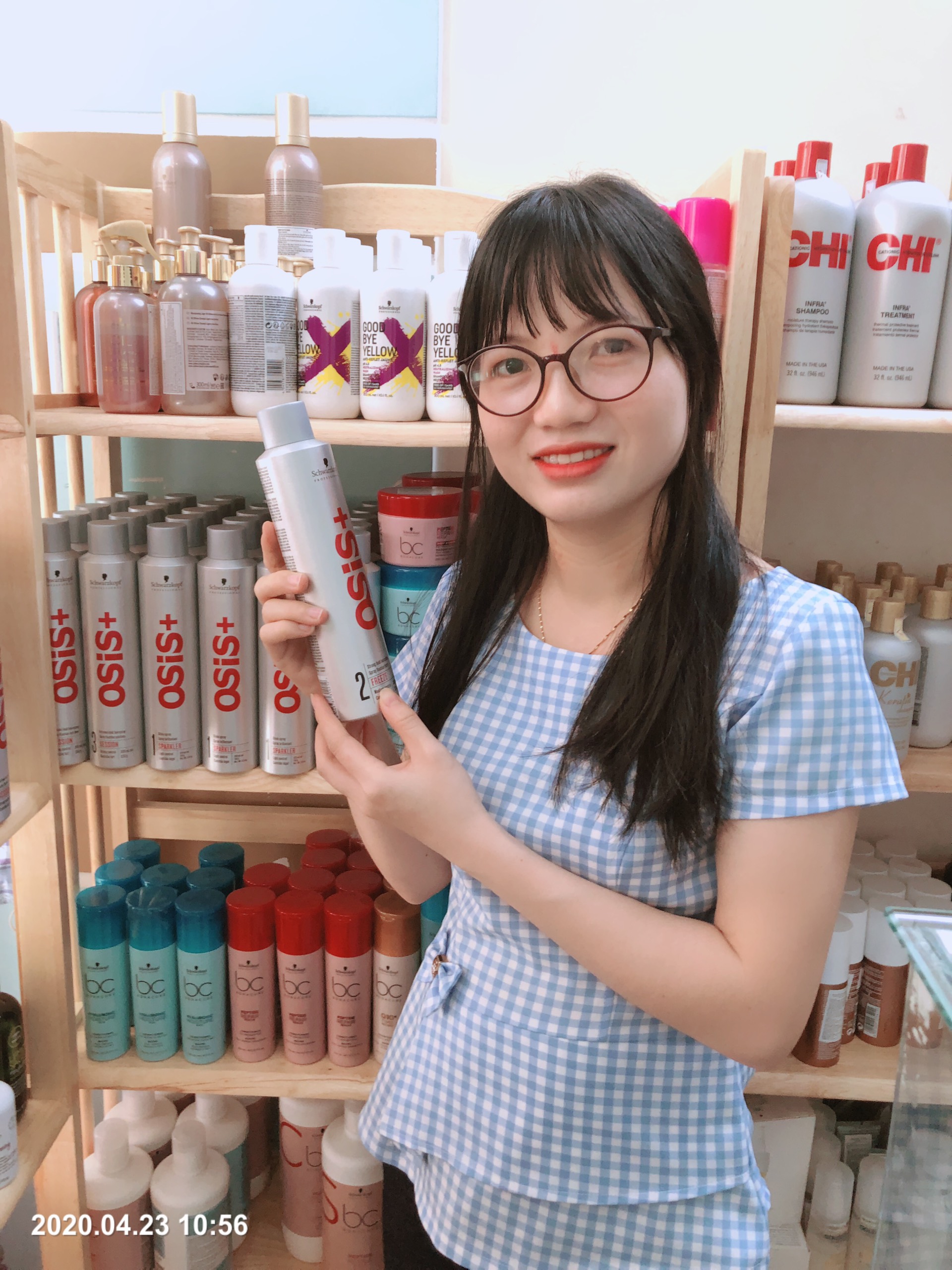 Gôm xịt giữ nếp cứng vừa Schwarzkopf OSiS+ Freeze Strong Hold Hairspray 300ml