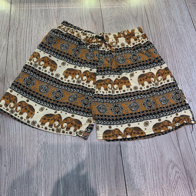 Quần đùi thổ cẩm phong cách Bohemie