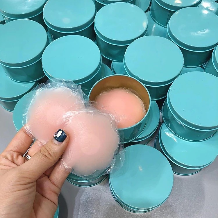 Hộp 10 Miếng Dán Ngực Silicon Siêu Tiện Lợi Tái Sử Dụng Nhiều Lần