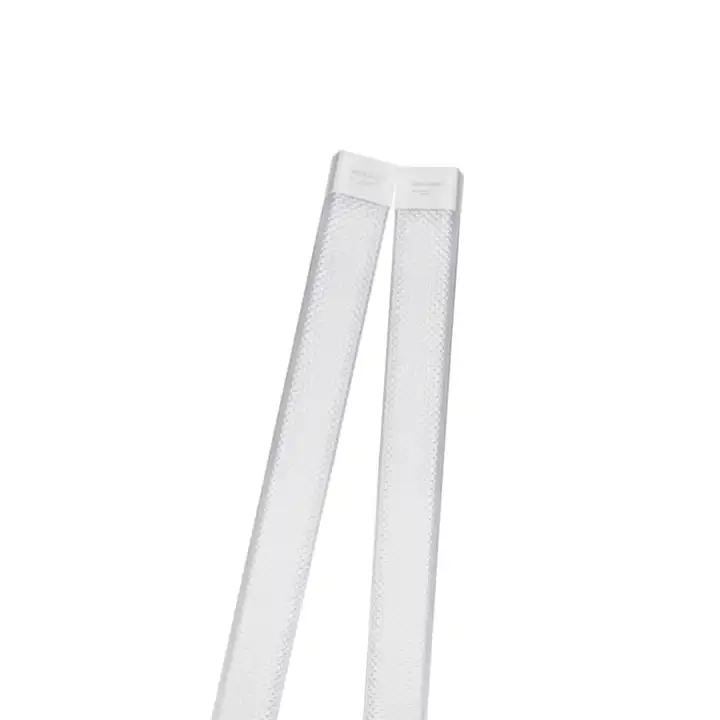 ĐÈN LED SÁNG TRẮNG ỐP TRẦN 1,2M 70W AKKO STAR 06281- HÀNG CHÍNH HÃNG