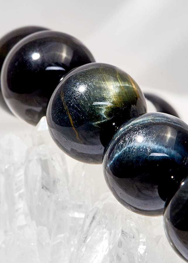 Vòng tay đá mắt hổ phối hình tròn bạc Ngọc Quý Gemstones