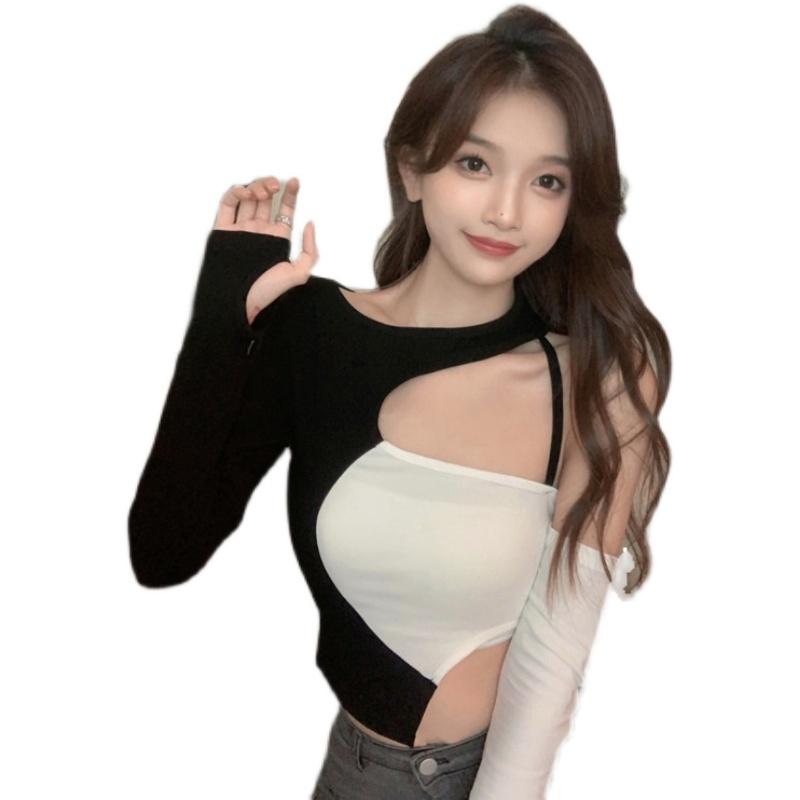 Áo croptop nữ body dài tay HAGA hở vai khoét eo cổ tròn tim ngực AT006