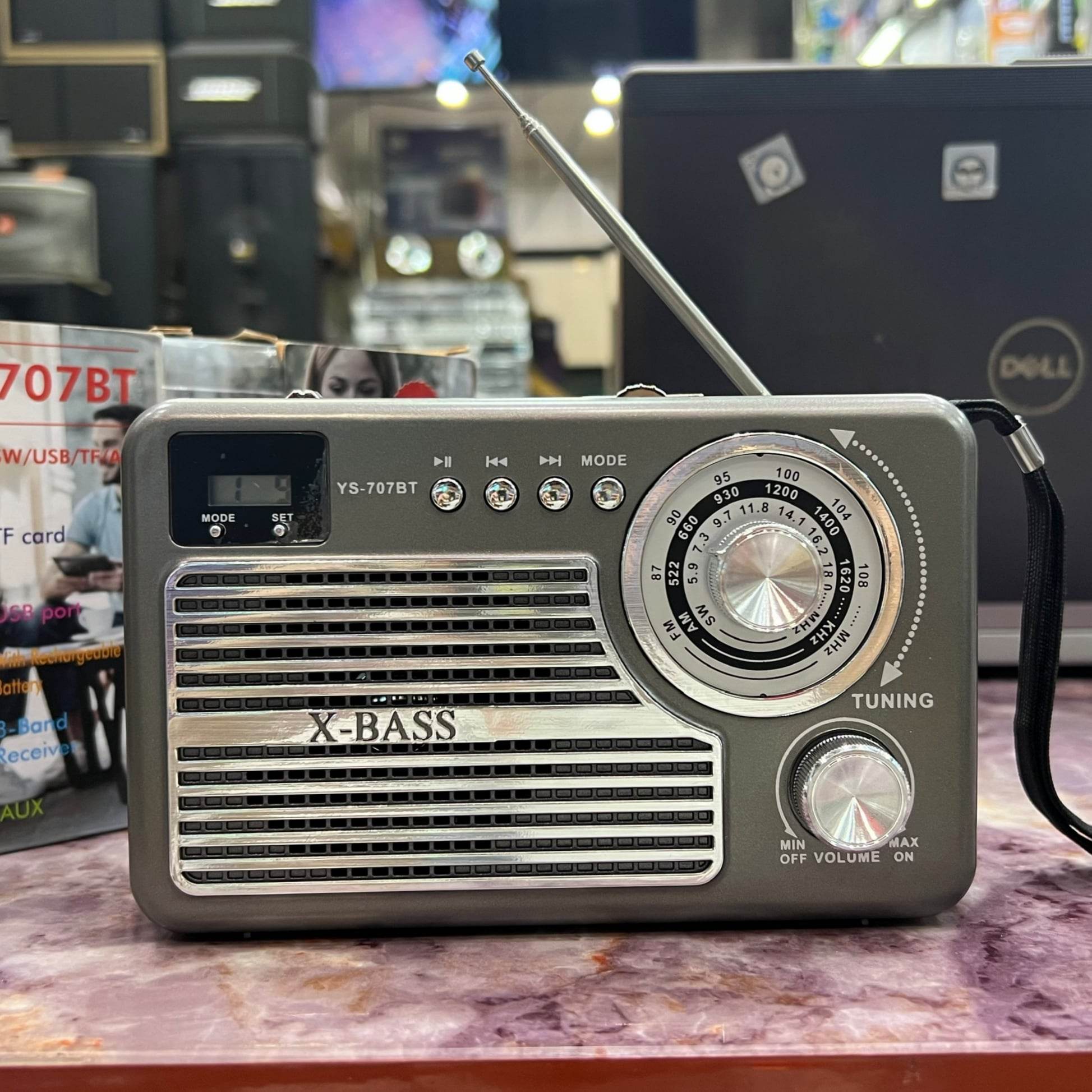 Đài Radio YS-707BT: Đài sạc pin. Thu sóng 3 kênh FM,AM,SW. Có tích hợp đèn pin,Có kết nối Aux, USB, Thẻ nhớ để nghe nhạc